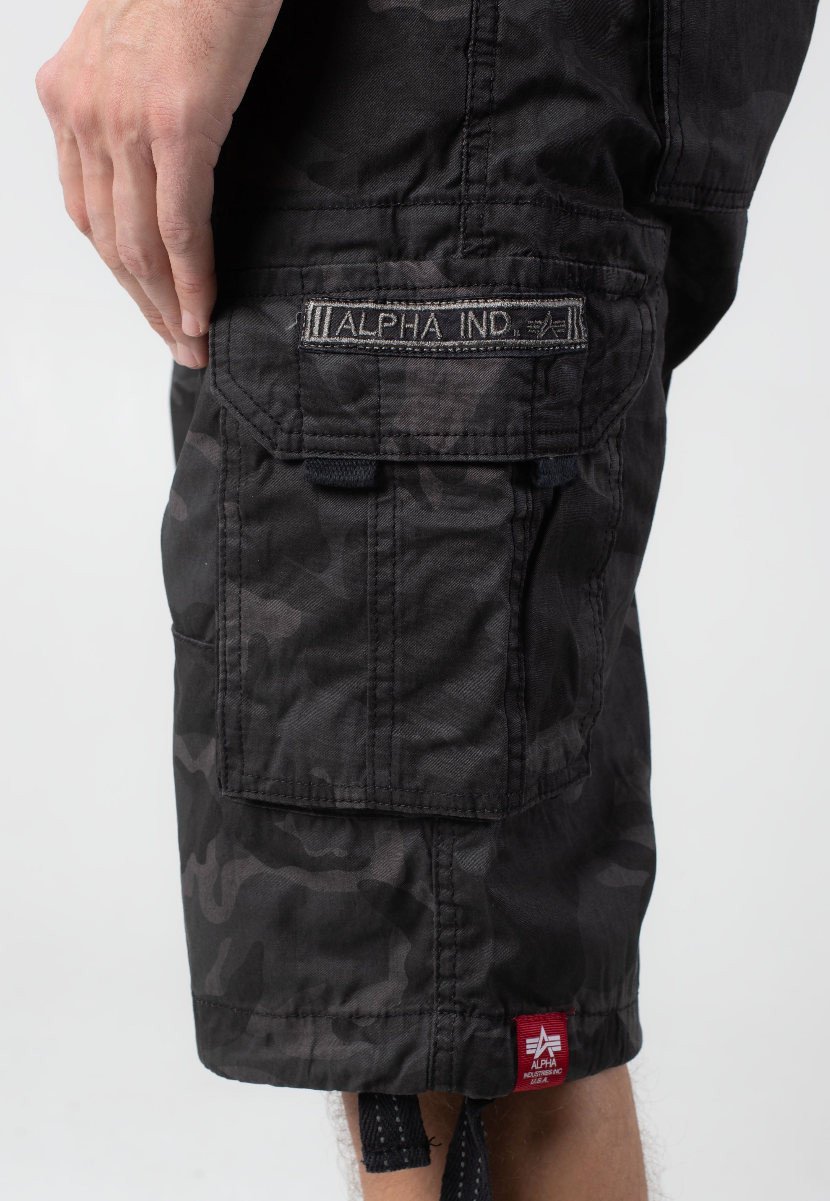 Alpha Industries - Jet Short Black Camo - Shorts | Men-Image