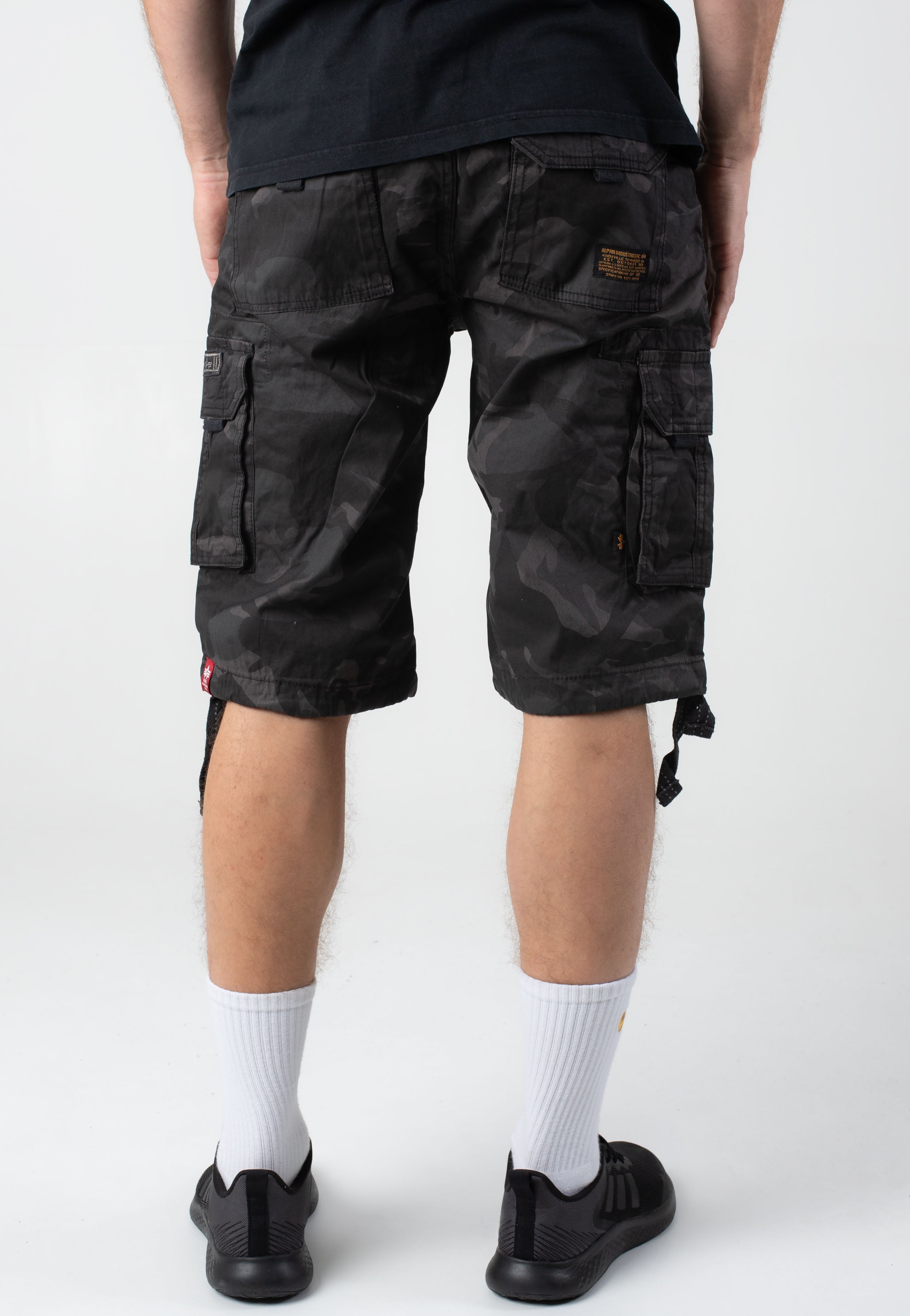 Alpha Industries - Jet Short Black Camo - Shorts | Men-Image