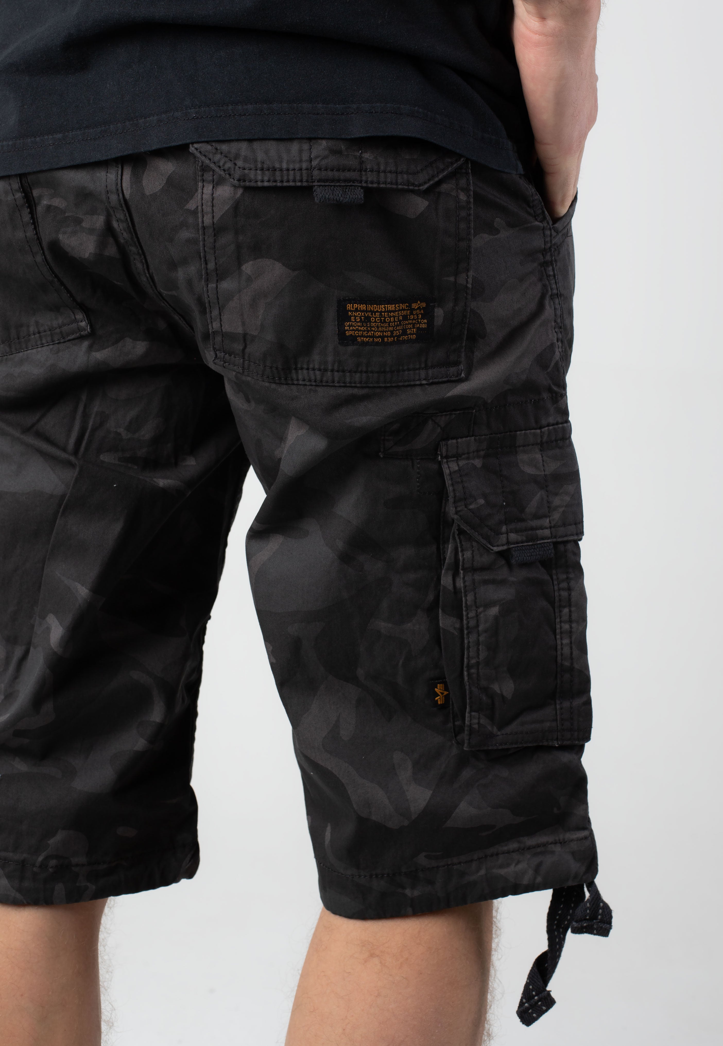 Alpha Industries - Jet Short Black Camo - Shorts | Men-Image