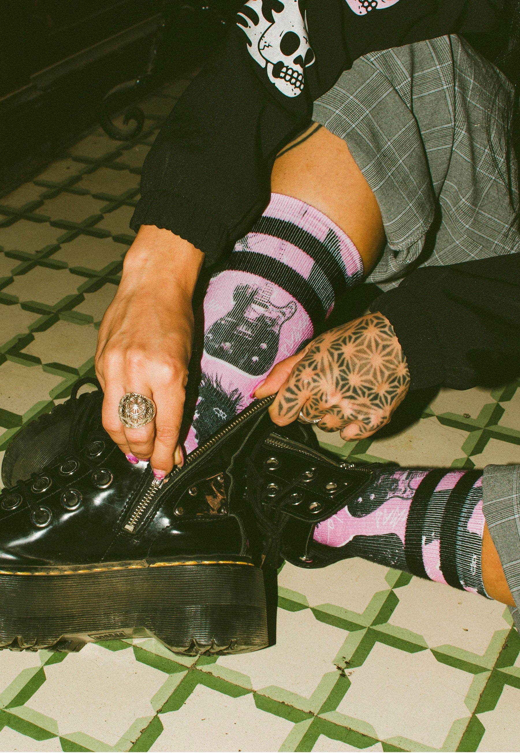 American Socks - Street Riot Mid High Pink - Socks | Nuclear Blast