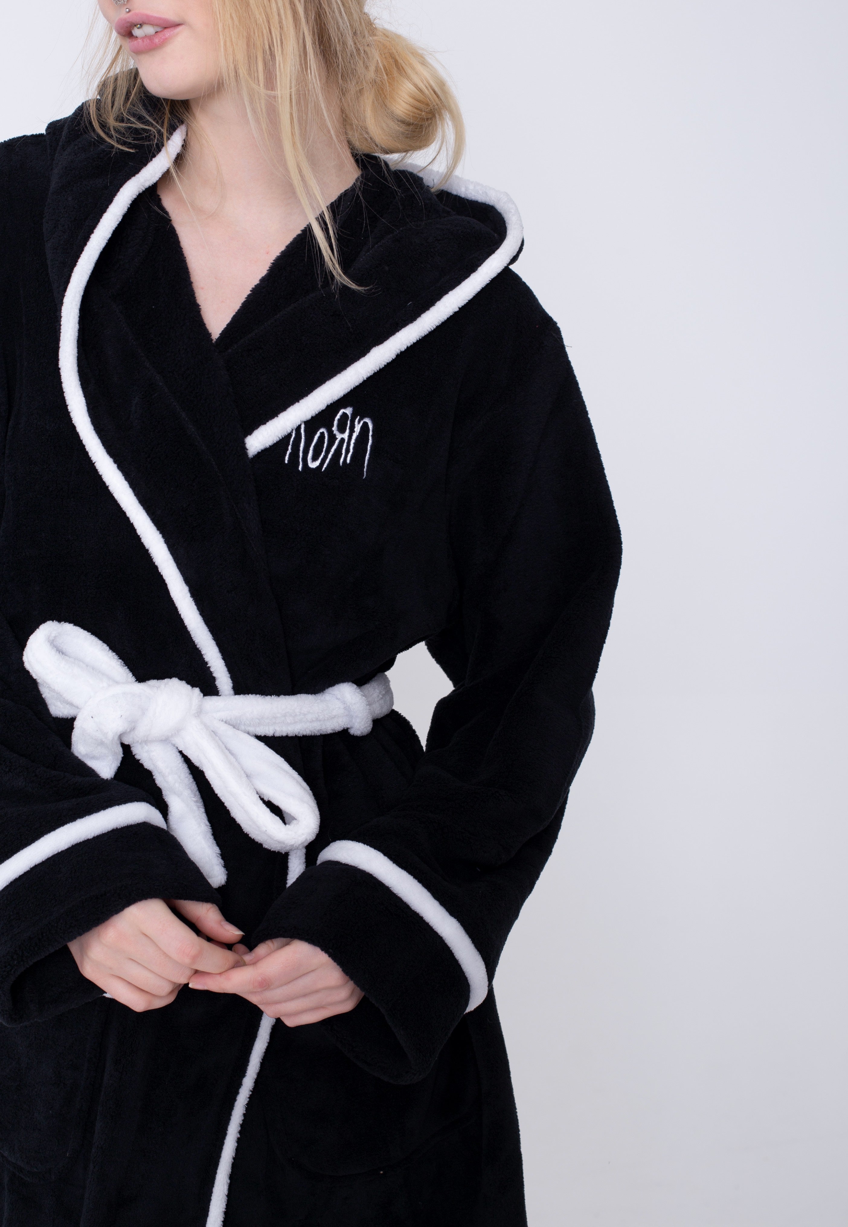 Korn - Logo - Bathrobe