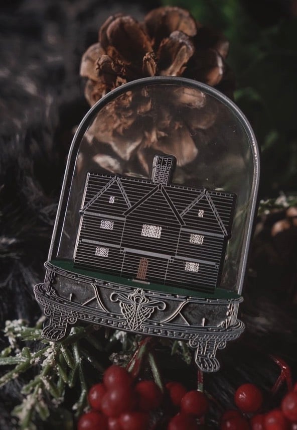 Lively Ghosts - Salem Witch House Black - Pin