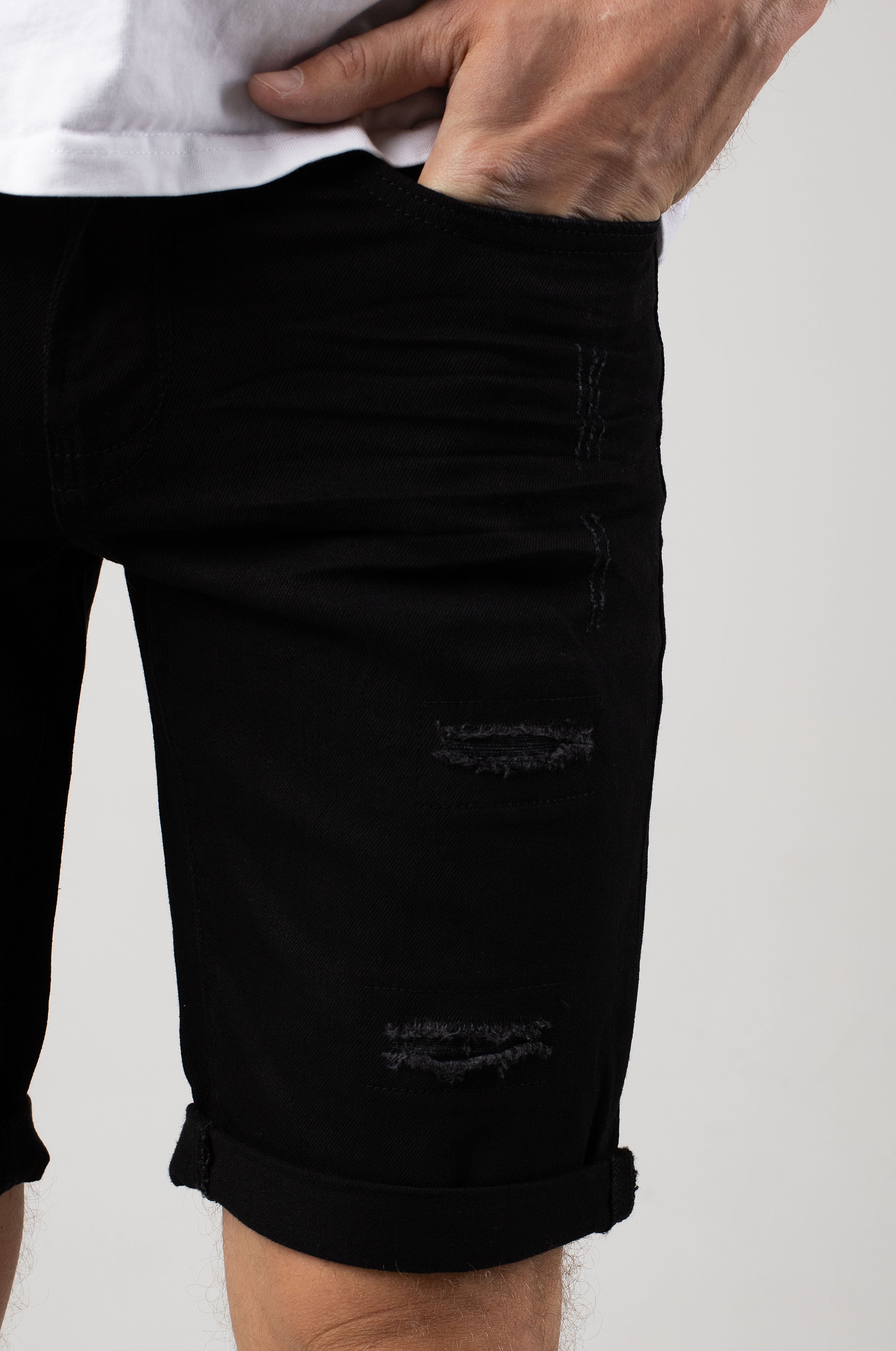 Indicode - Kaden Holes Ultra Black - Shorts