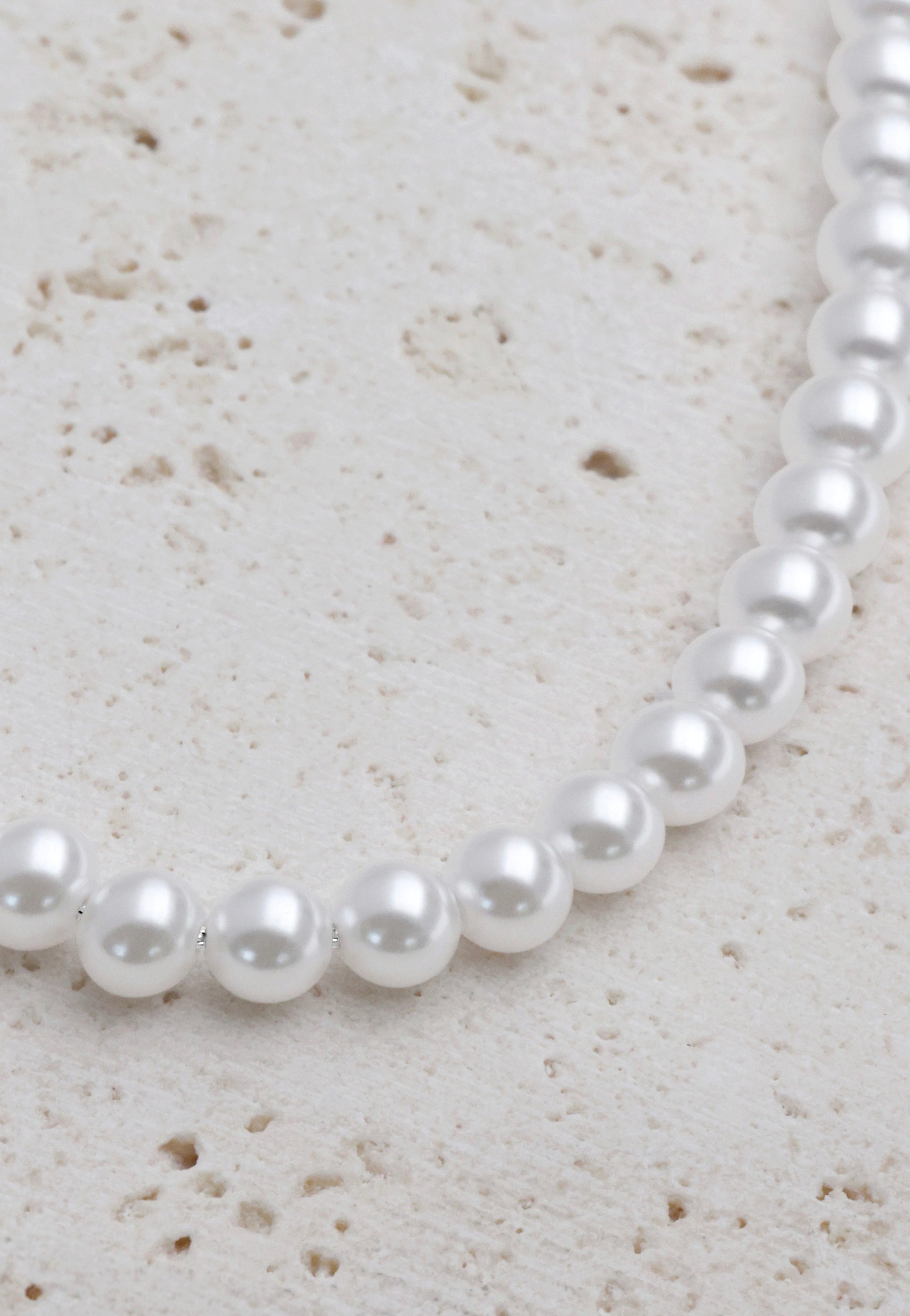 Wildcat - Big Synthetic Pearl Silver - Necklace | Neutral-Image