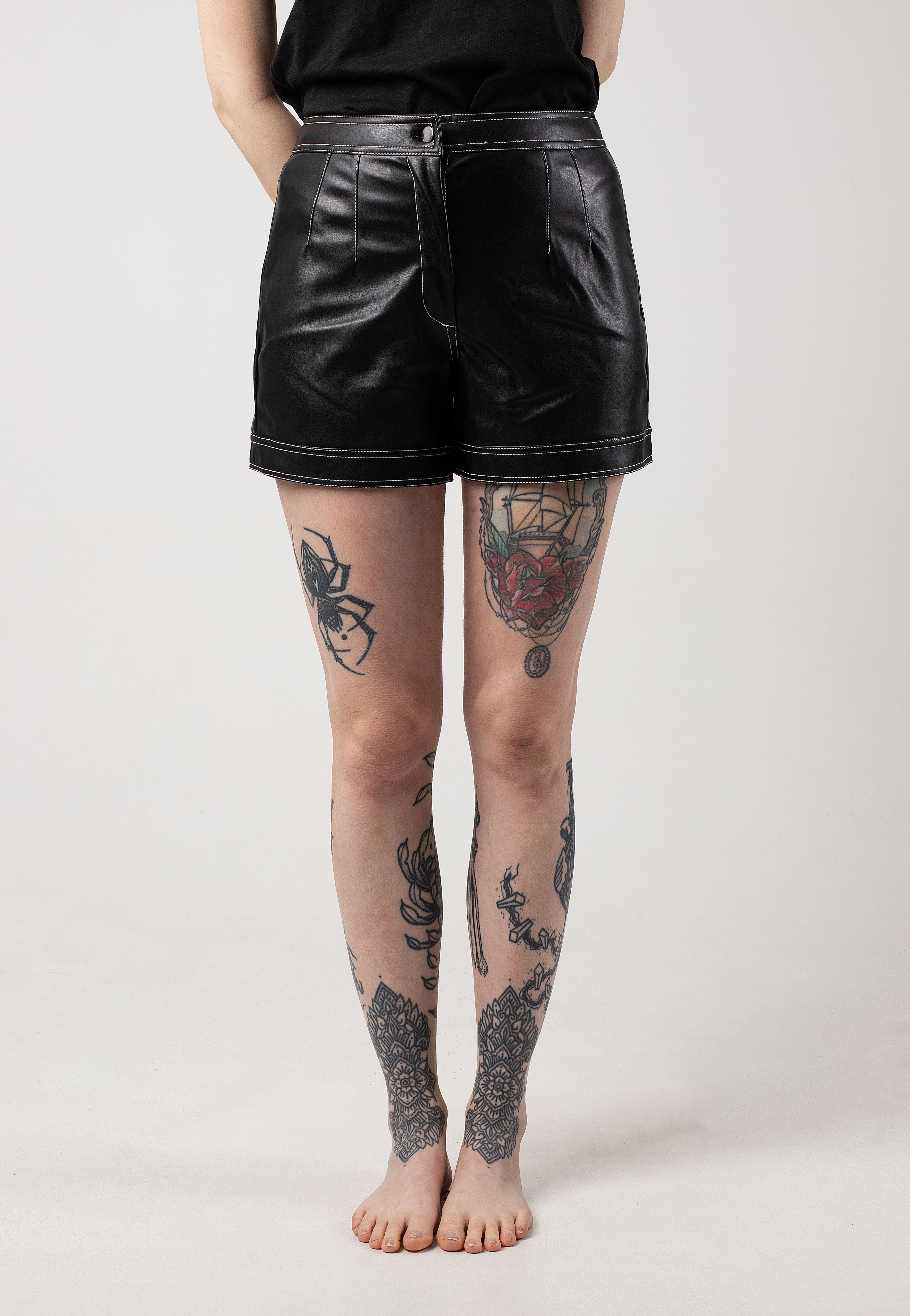 Noisy May - Kimberly Black Contrast Stitches - Shorts