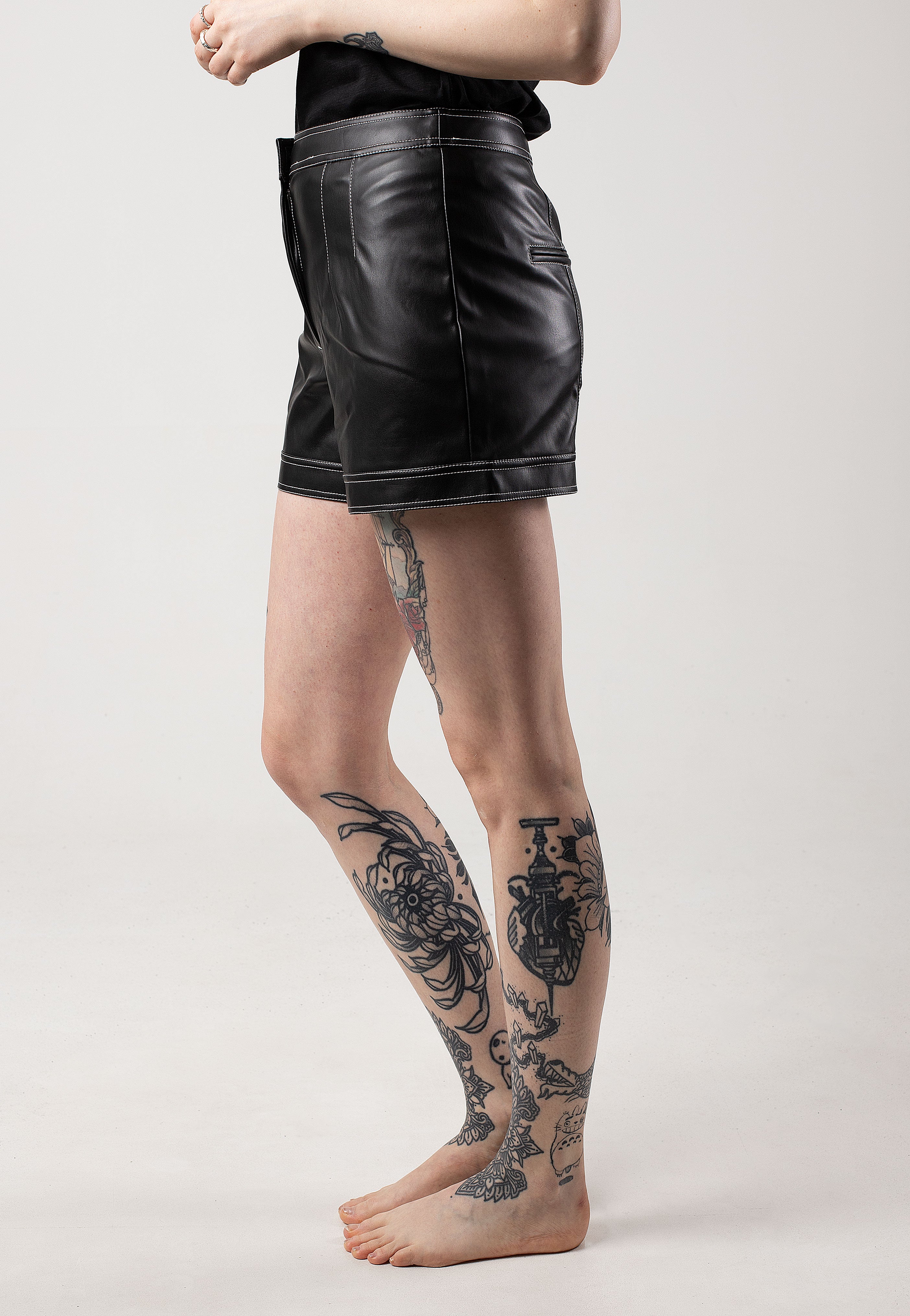 Noisy May - Kimberly Black Contrast Stitches - Shorts