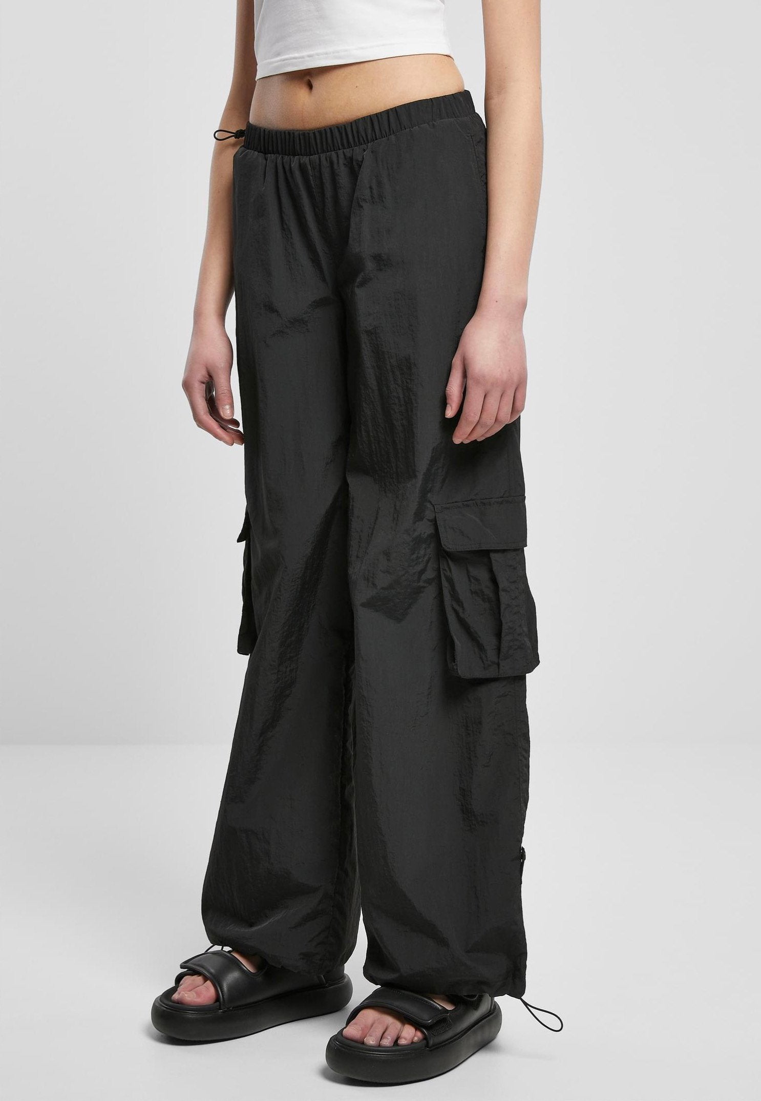 Urban Classics - Ladies Wide Crinkle Nylon Black - Pants