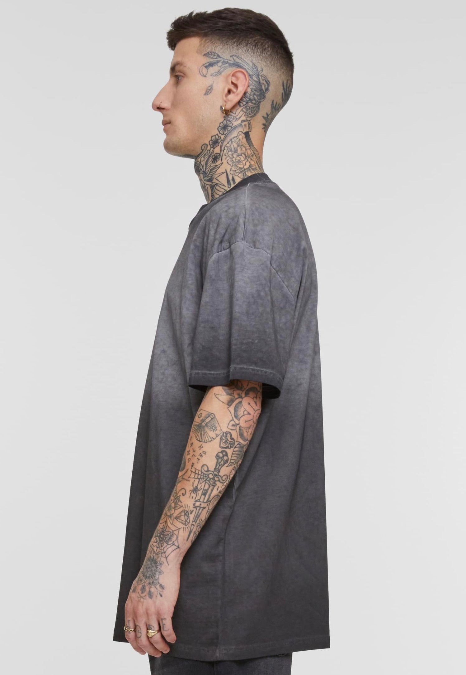 Urban Classics - Oversized Sun Bleached Black - T-Shirt