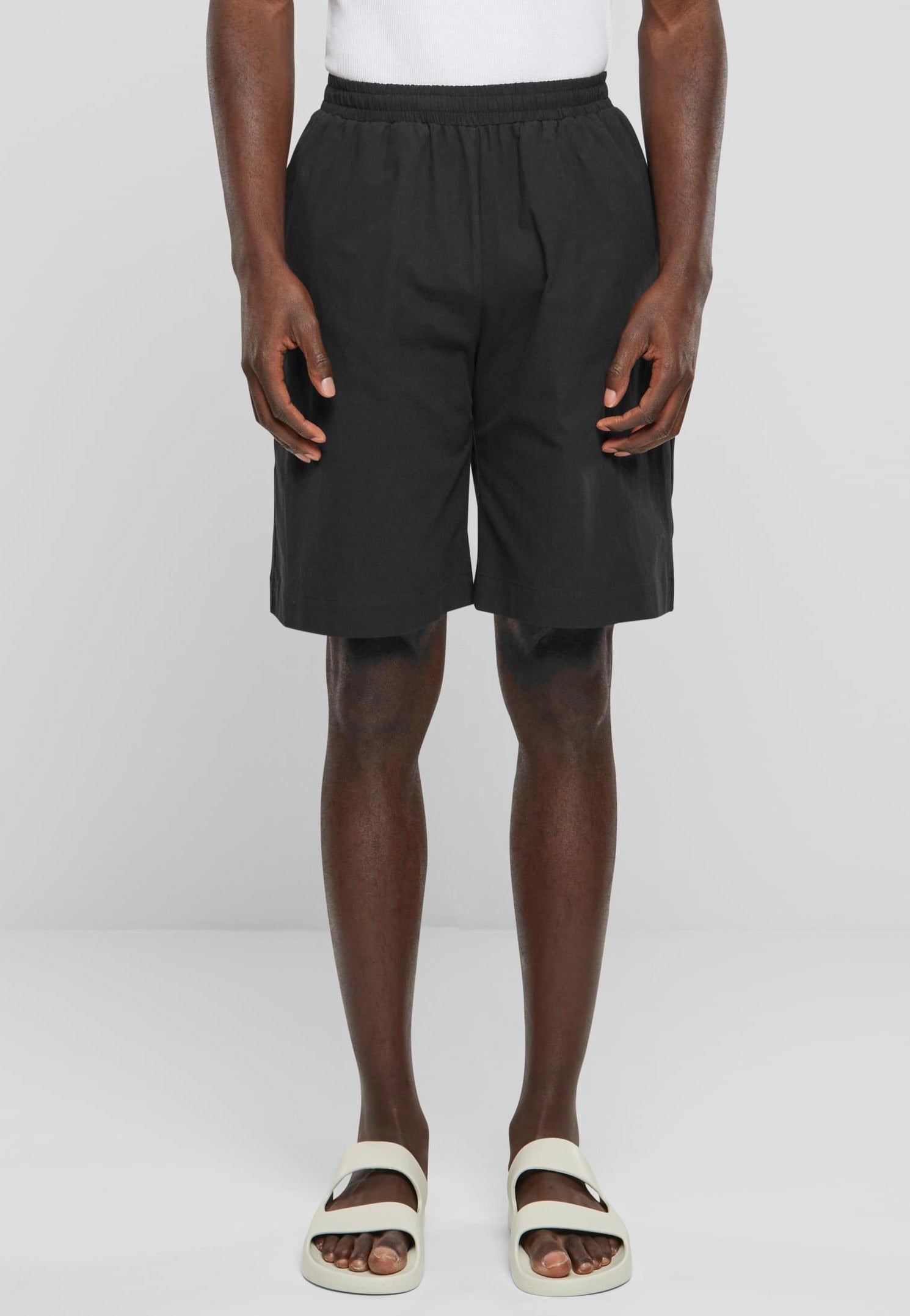 Urban Classics - Wide Crepe Black - Shorts