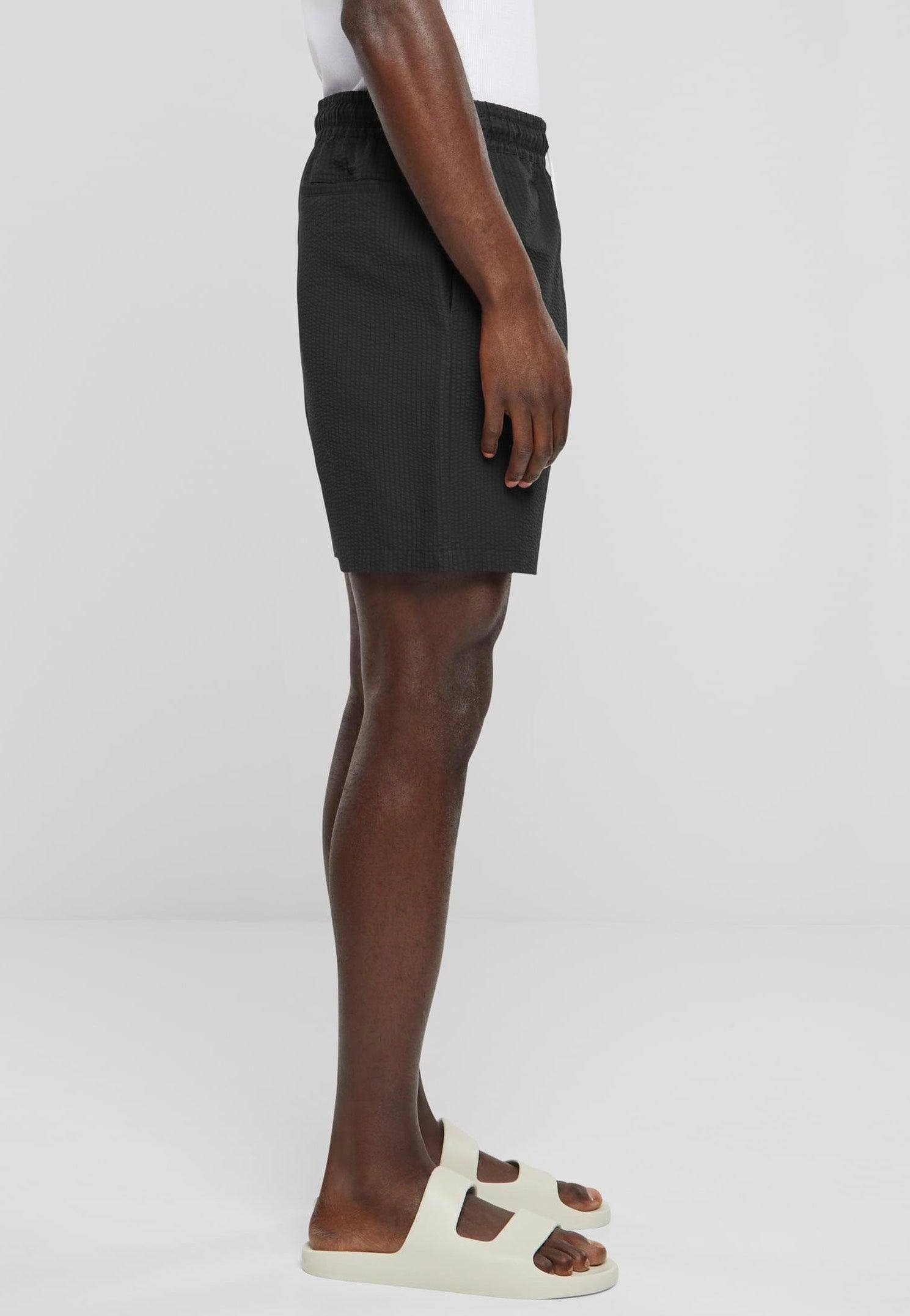 Urban Classics - Basic Seersucker Black - Shorts