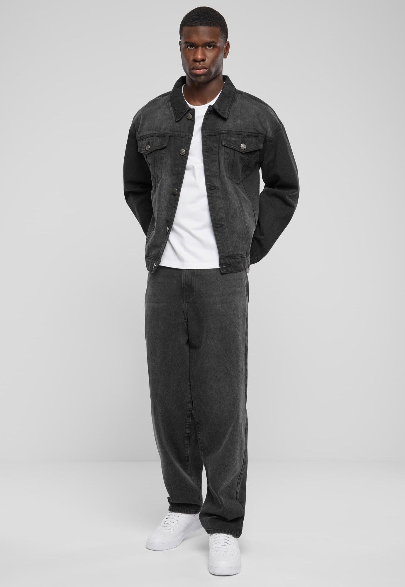 Urban Classics - Heavy Ounce Boxy Denim Black Washed - Jeans Jacket