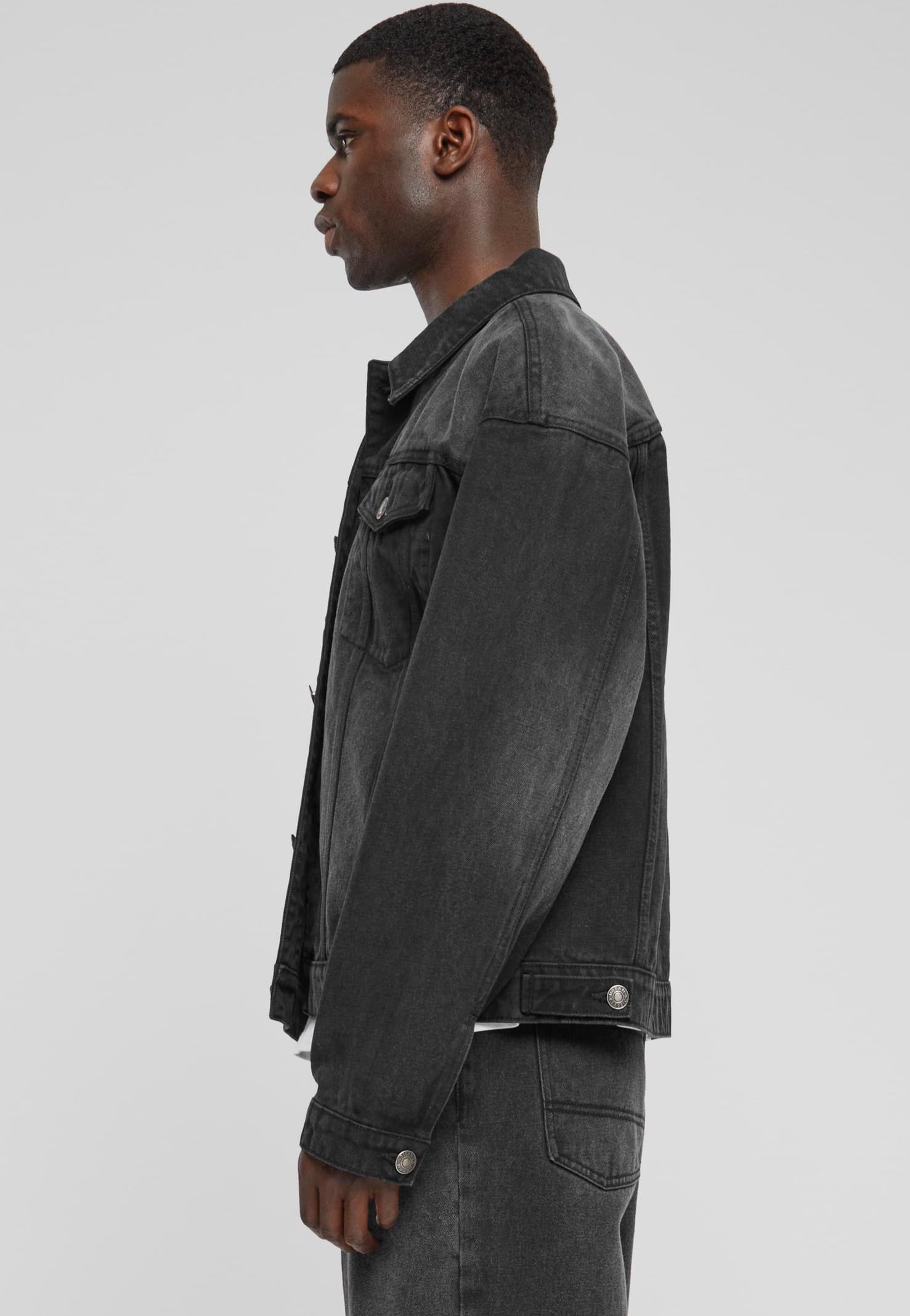 Urban Classics - Heavy Ounce Boxy Denim Black Washed - Jeans Jacket