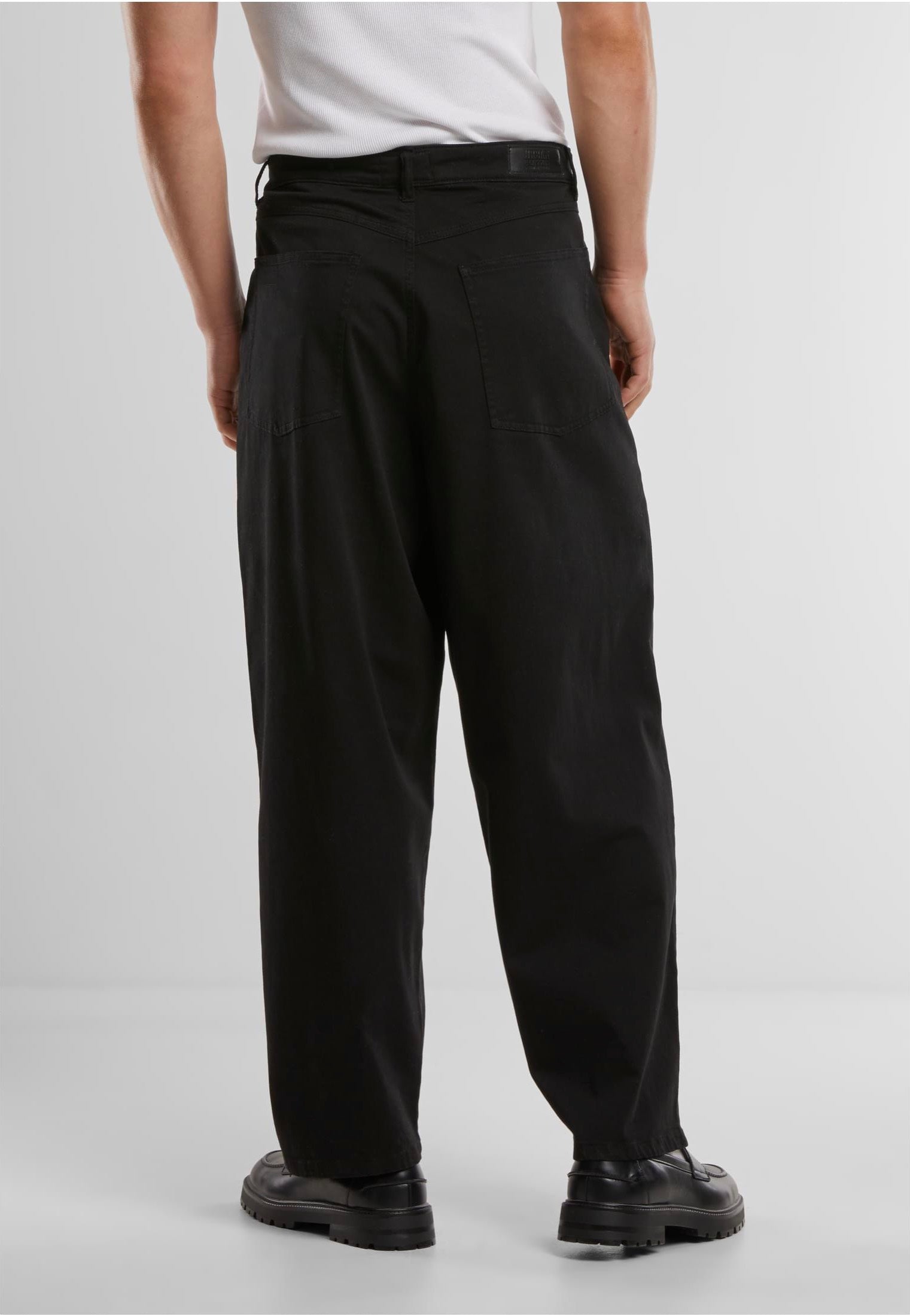 Urban Classics - Tapered Twill Baggy Black - Pants | Men-Image