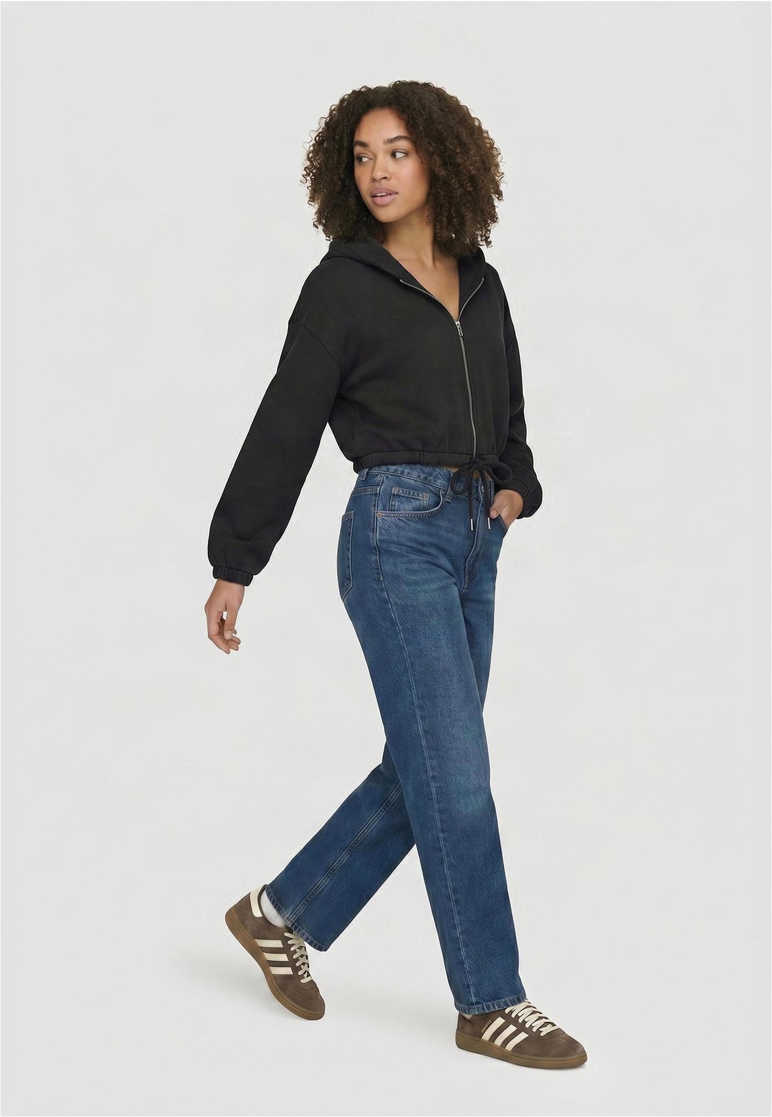 Urban Classics Ladies Fluffy Cropped Black Sweat Zippé