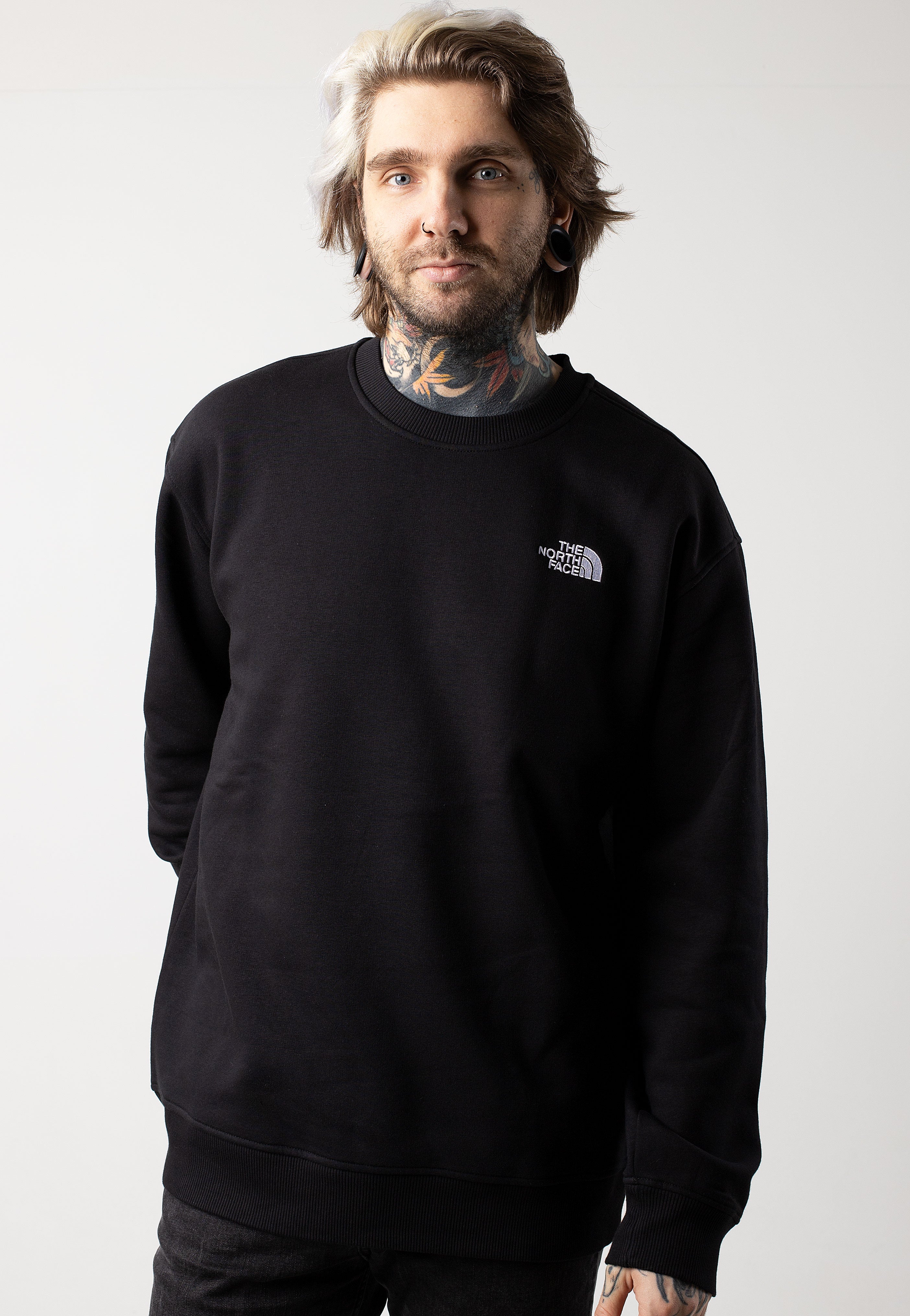 The North Face - Essential Crew Tnf Black - Sweater | Nuclear Blast