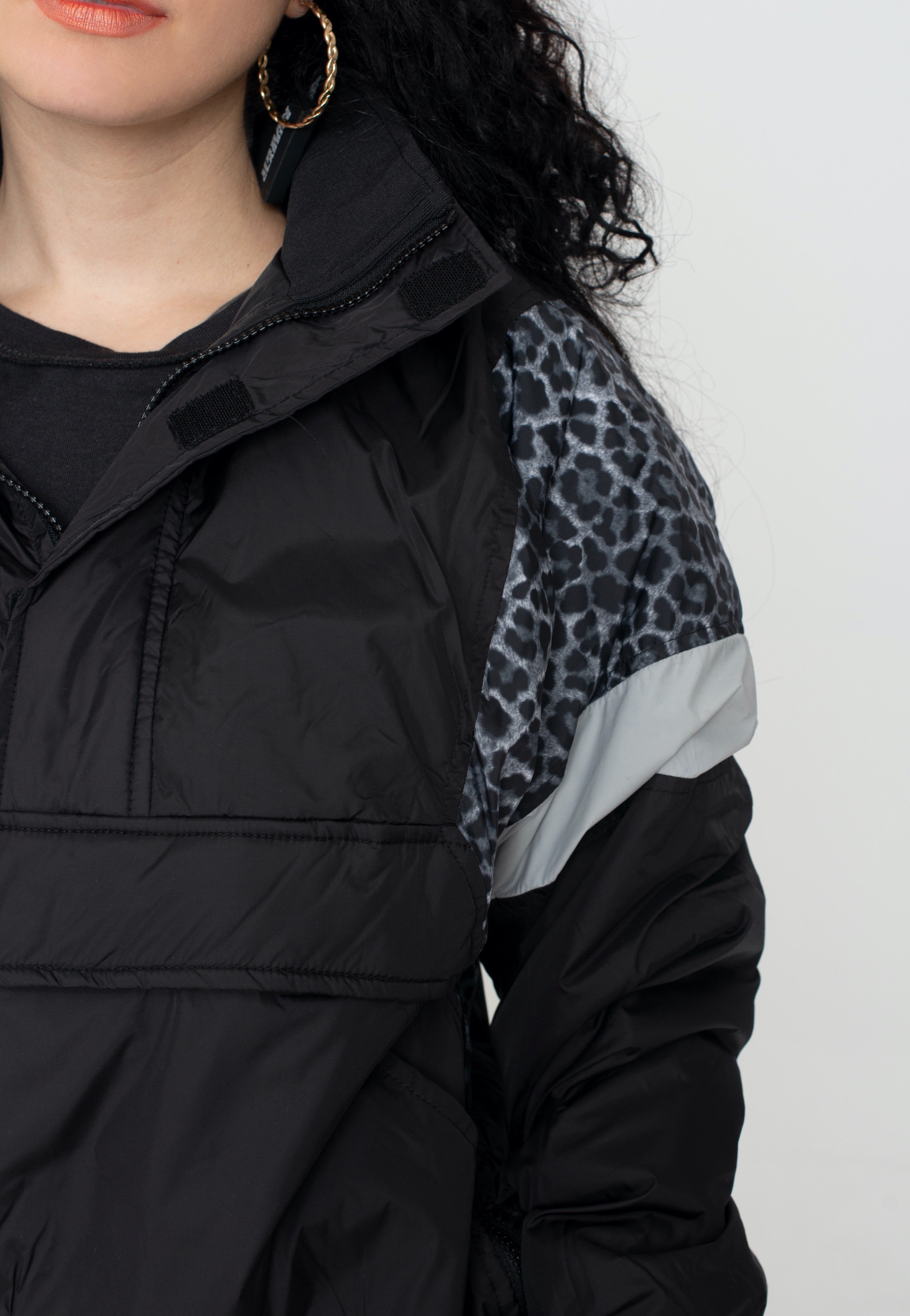 Urban Classics - Ladies Aop Mixed Pull Black/Snowleo/Lightasphalt - Jacket | Women-Image