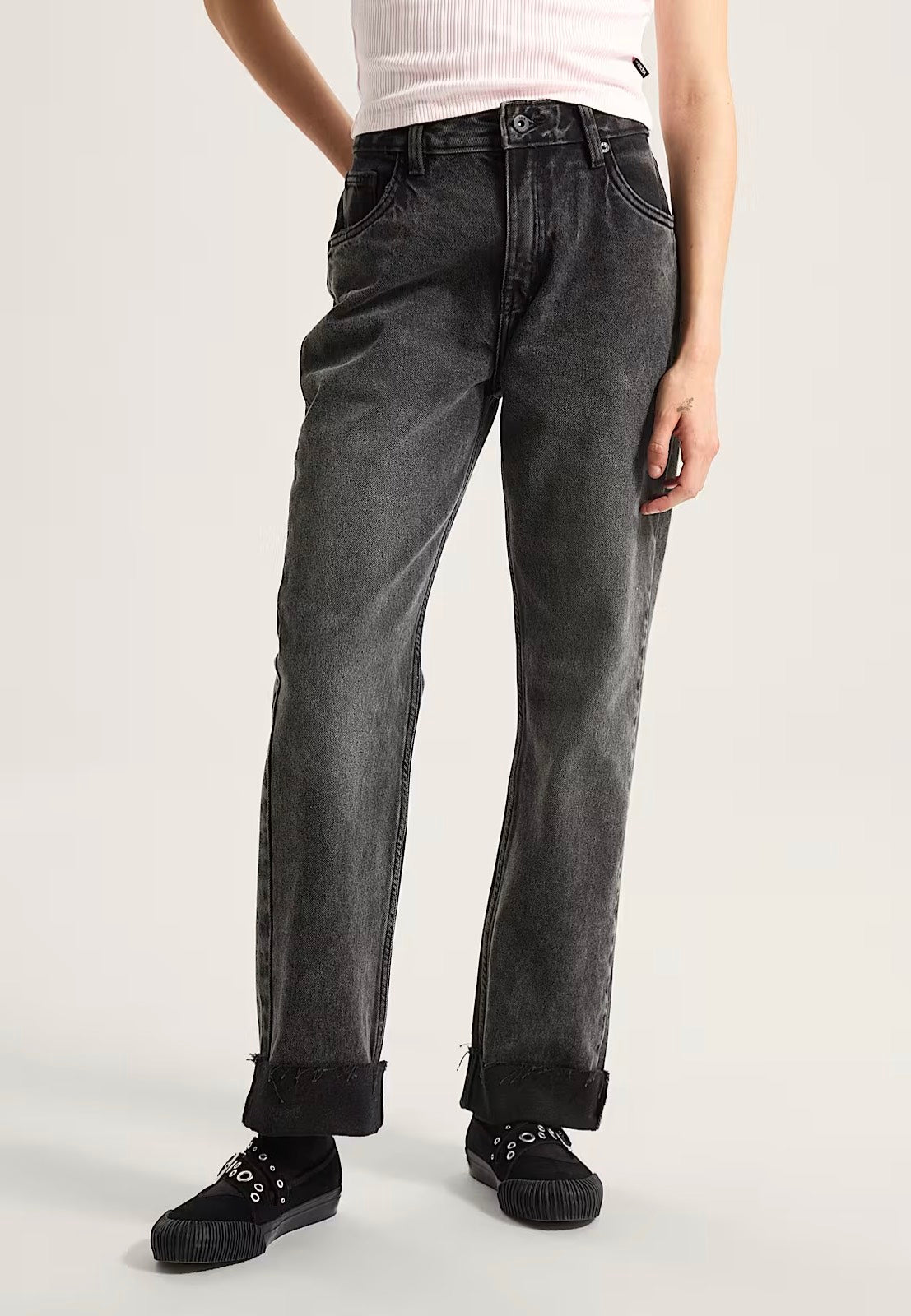 Vans - Annabelle Straight Leg Stonewash Black - Jeans | Nuclear Blast