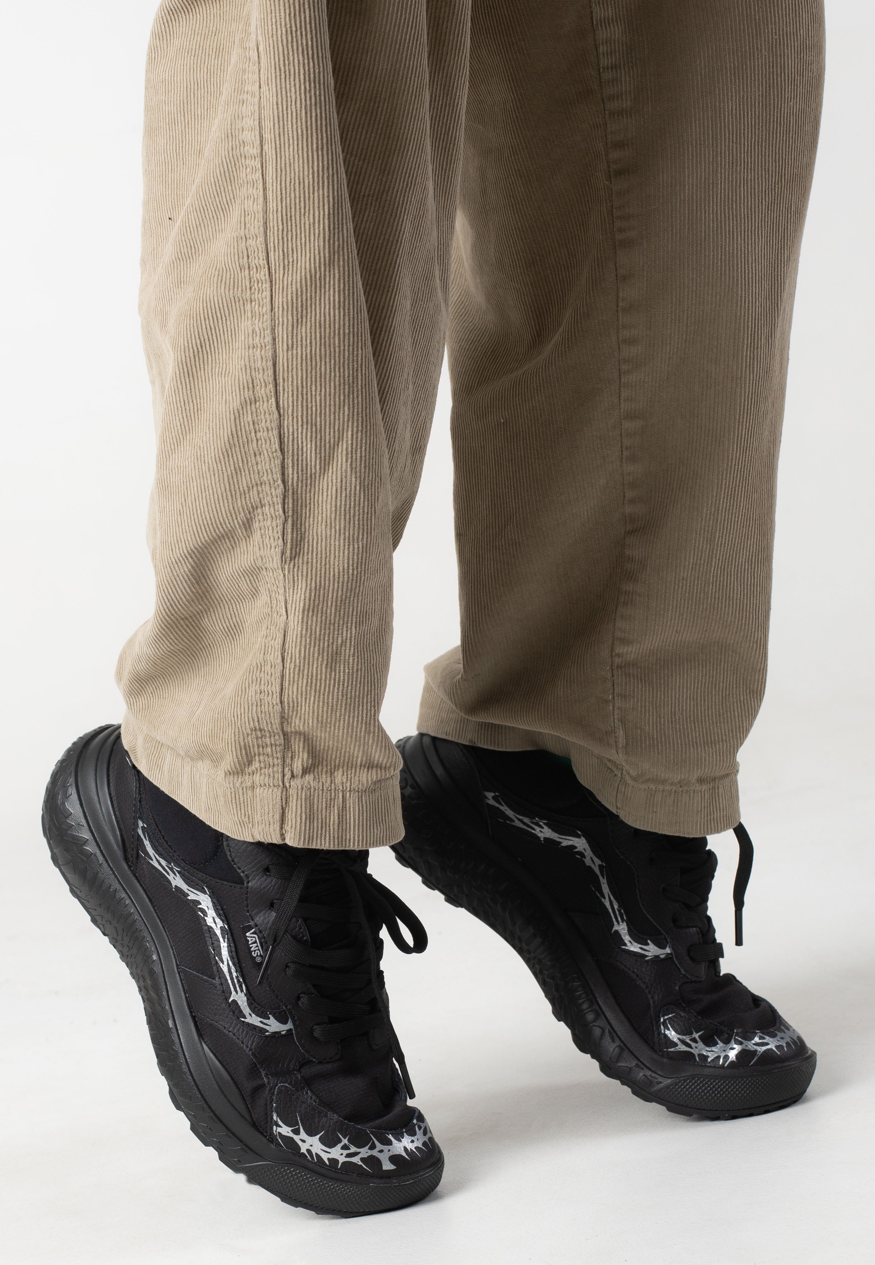 Vans - MTE Ultrarange Neo VR3 Reflective Matte Black/Silver Mirror - Shoes | Men-Image