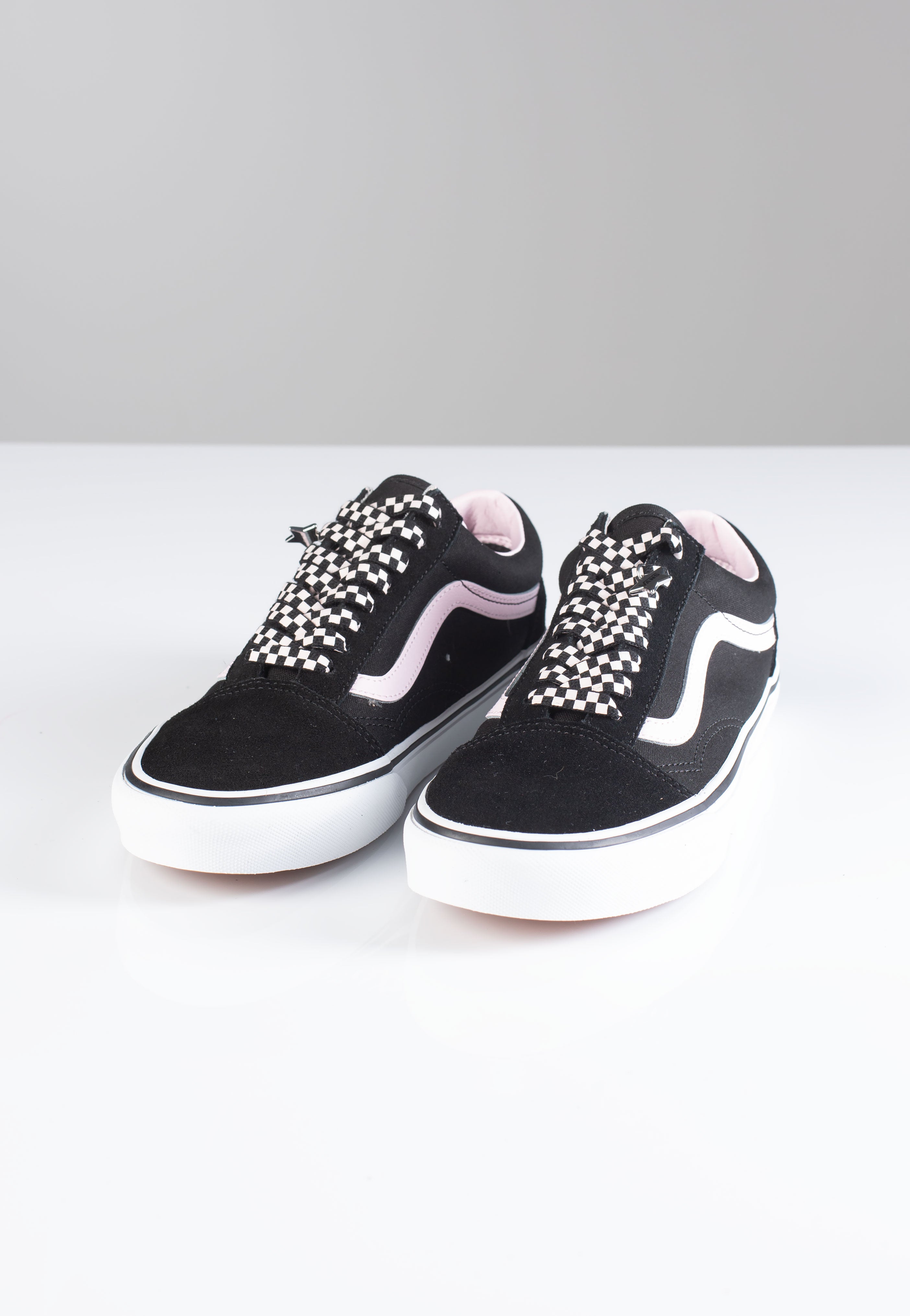 Vans - Old Skool Black/White - Girl Shoes | Women-Image