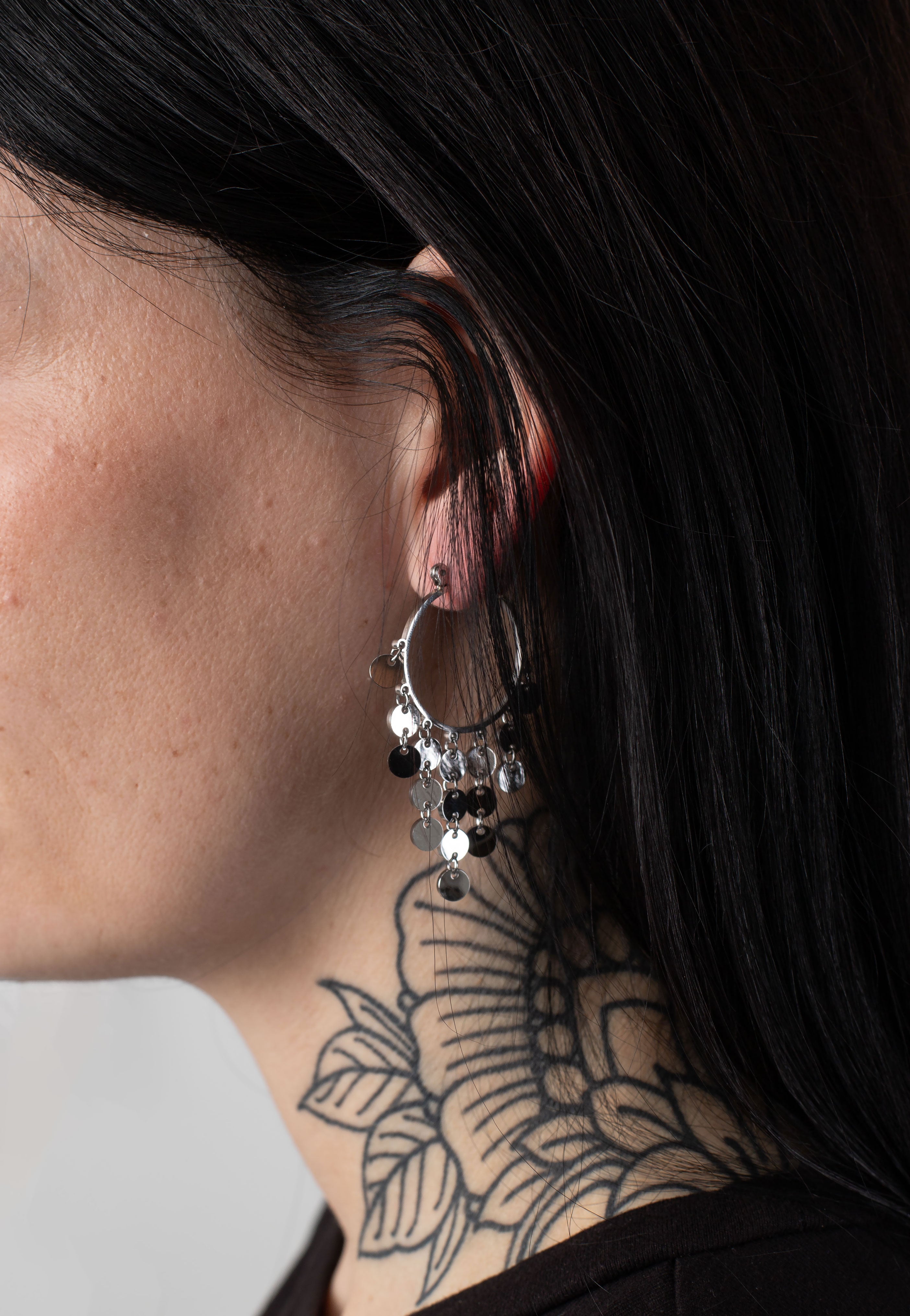 Wildcat - Dangling Plate Silver - Earrings | Neutral-Image