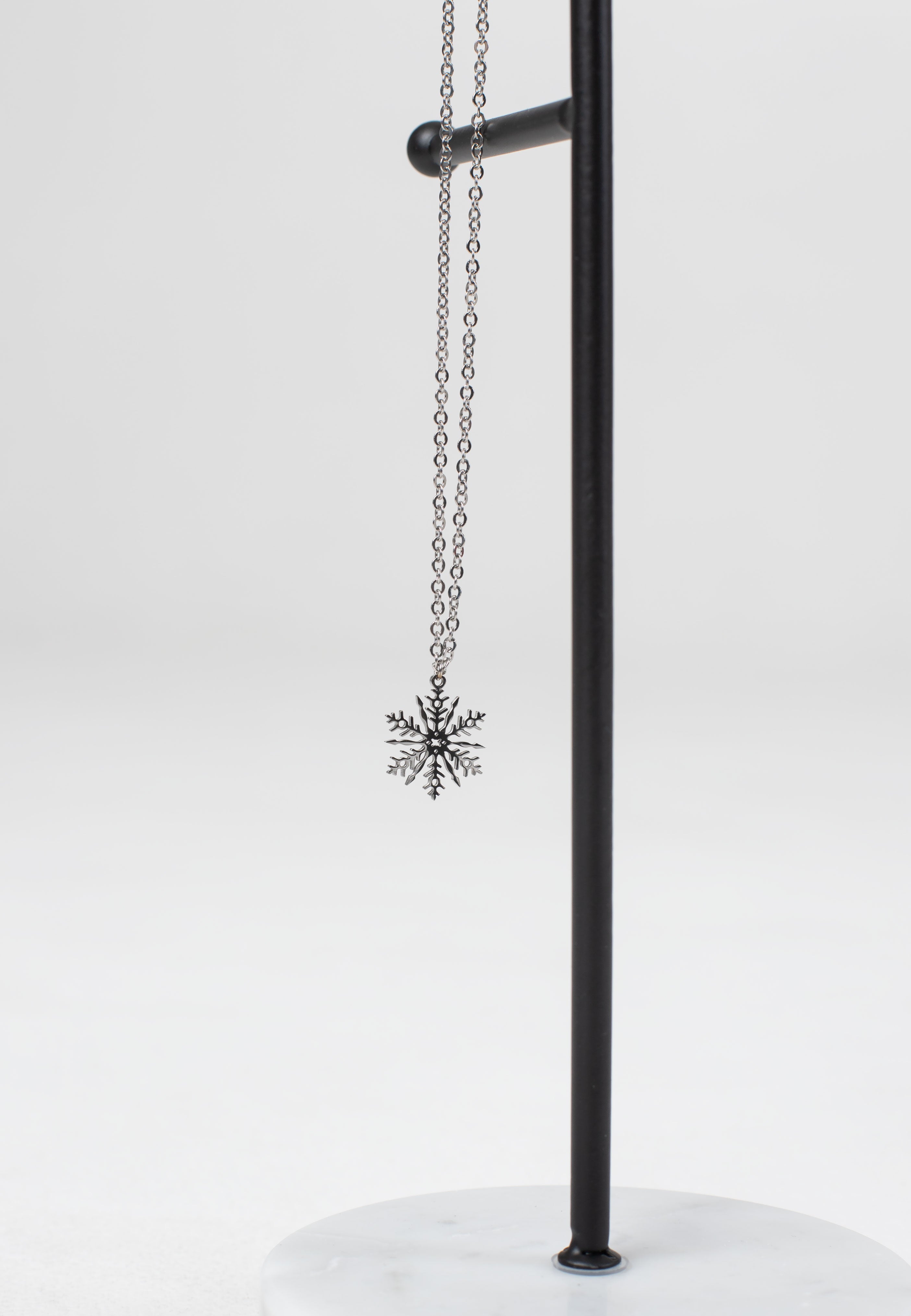 Wildcat - Snowflake Silver - Necklace | Neutral-Image