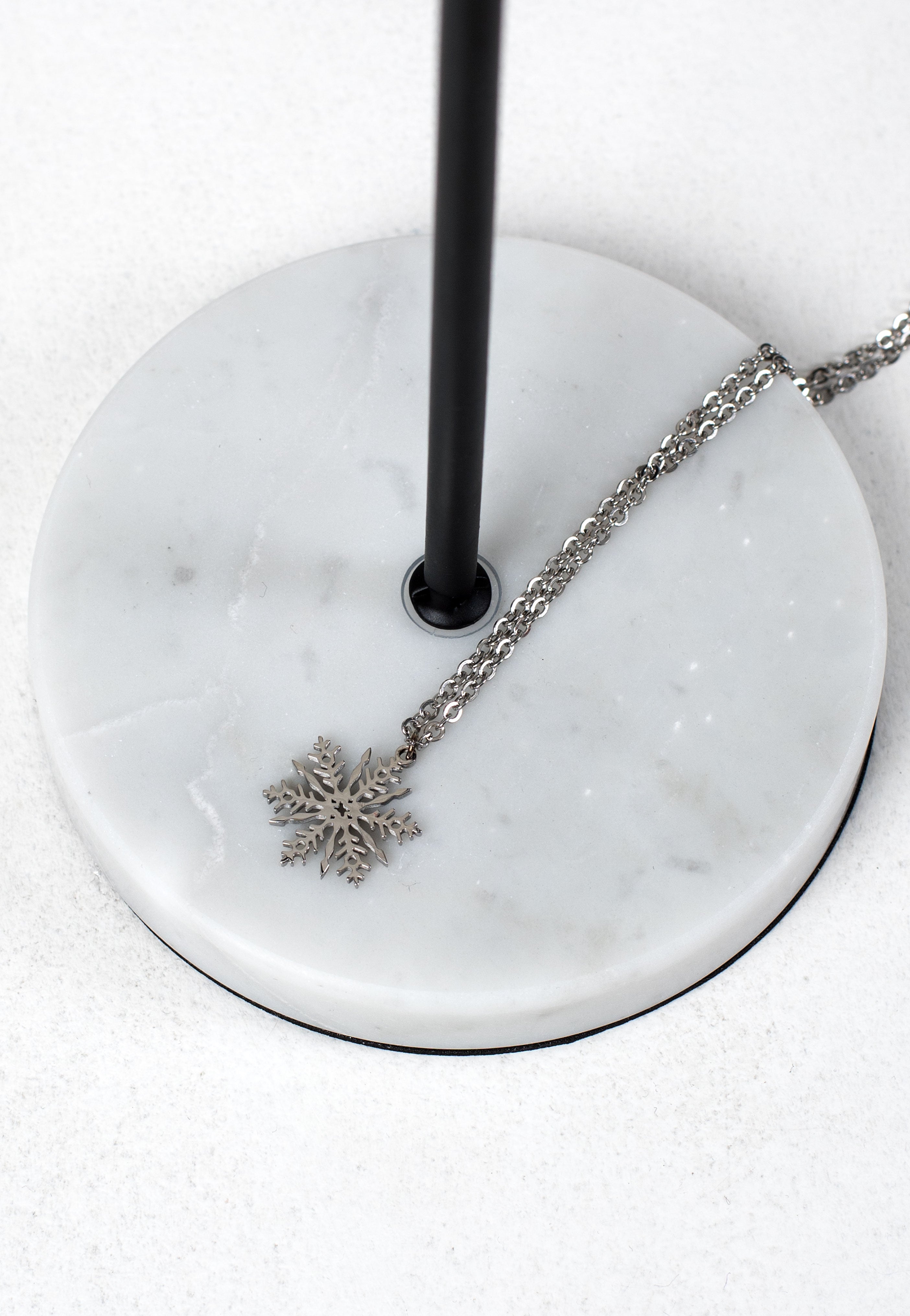 Wildcat - Snowflake Silver - Necklace | Neutral-Image