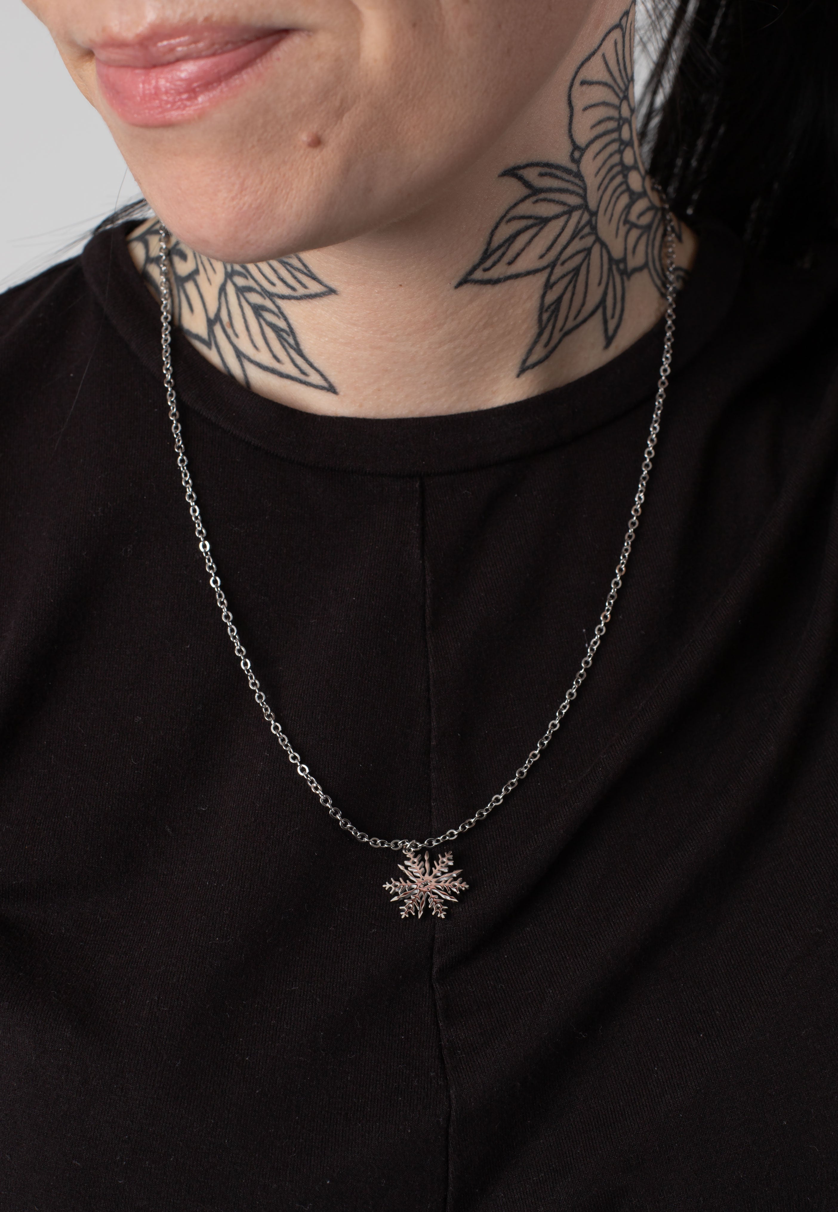 Wildcat - Snowflake Silver - Necklace | Neutral-Image