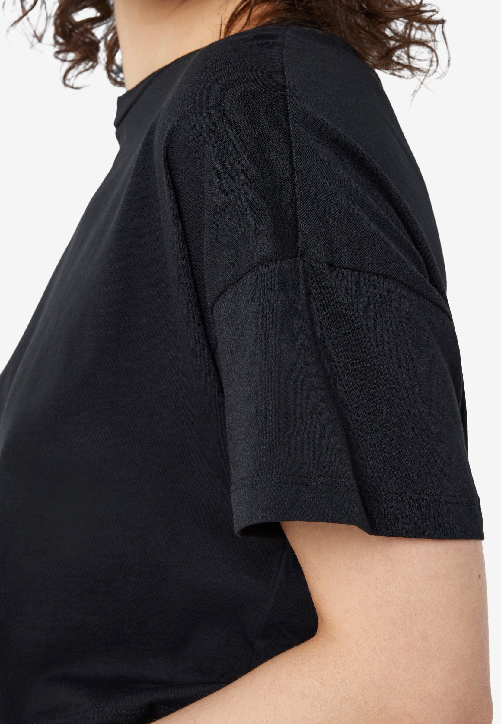 Noisy May - Alena O Neck Semi Crop Black - Top | Women-Image