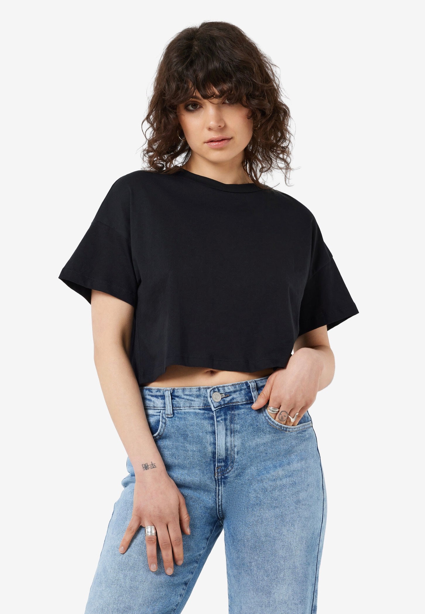 Noisy May - Alena O Neck Semi Crop Black - Top | Women-Image